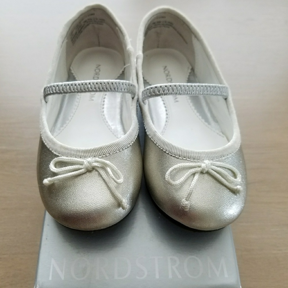 Baby Shoes - Nordstrom - Bella-PU Silver Sz: 6.5